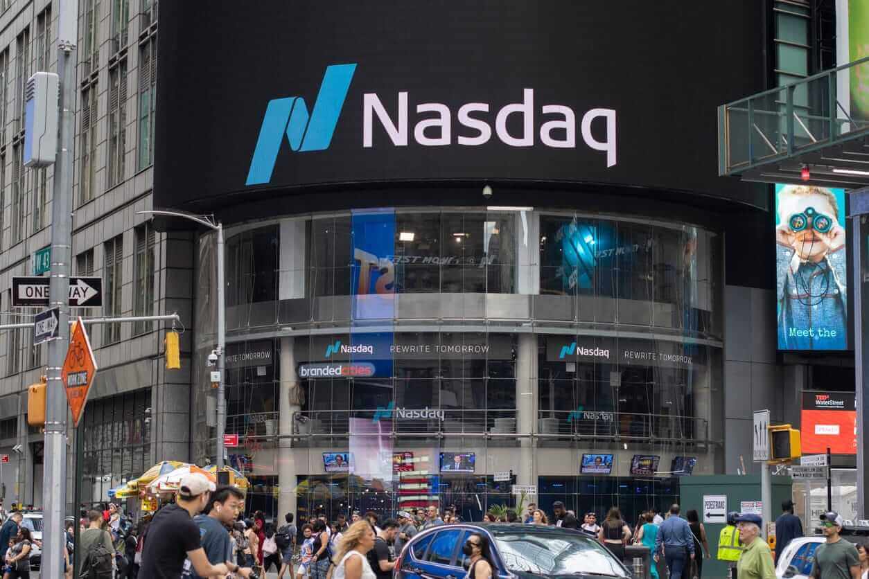 Nasdaq Stock Outlook: Is Wall Street Bullish or Bearish?