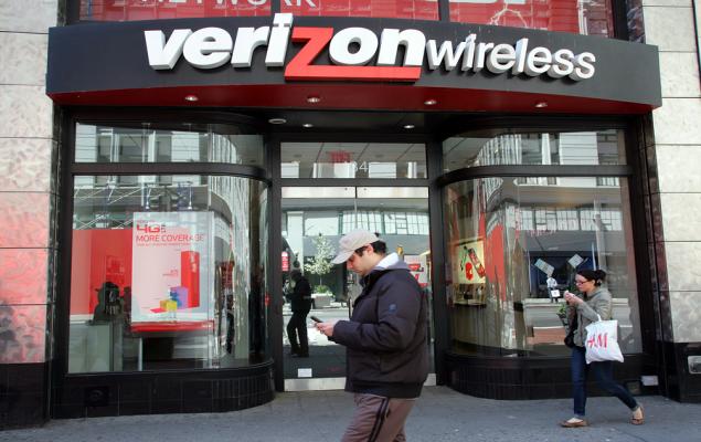 Can Verizon's 6G Acceleration Initiatives and AI Trials Drive Growth?