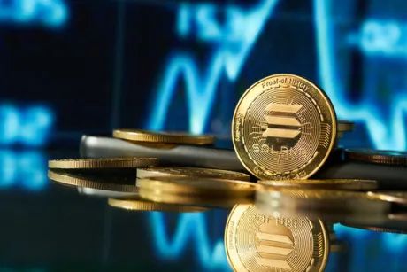 Solana se acerca a un punto crítico: soporte clave en $79 y posible ruptura al alza
