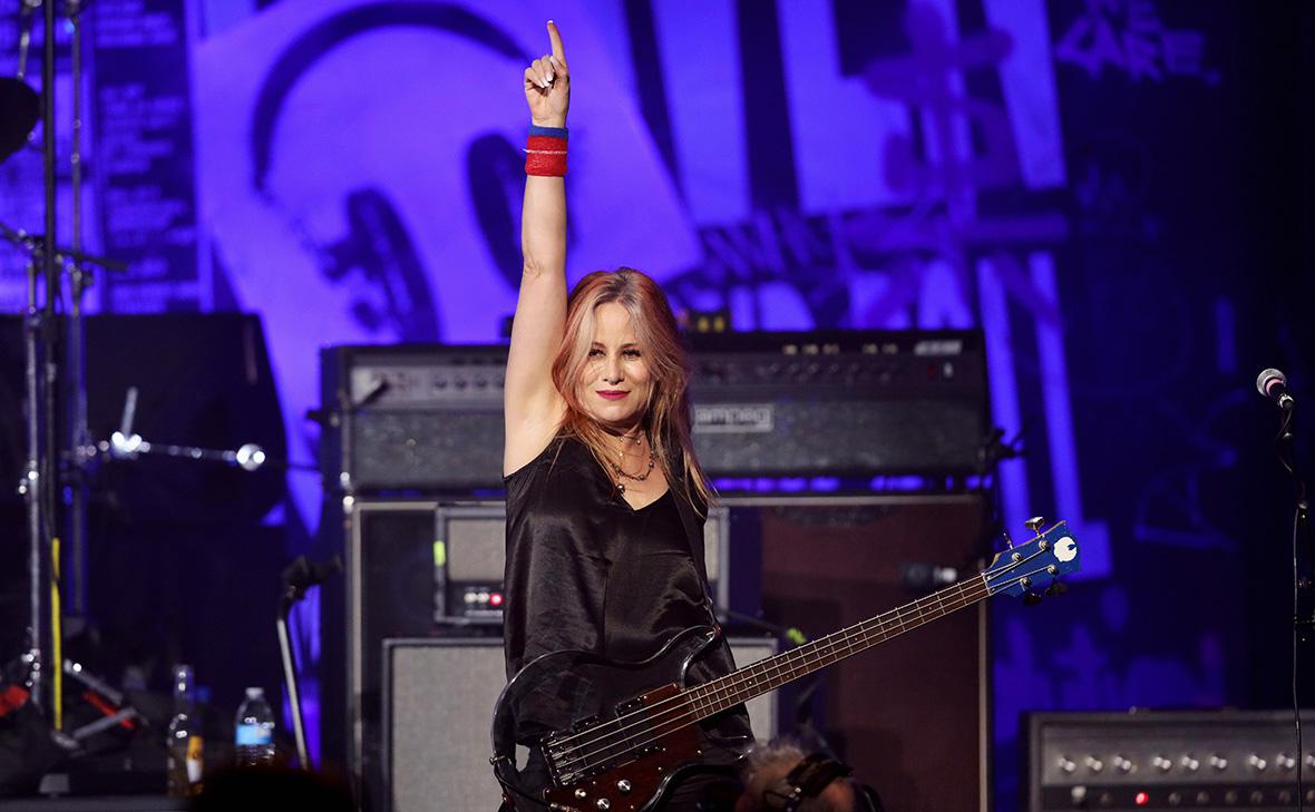 Умерла басистка группы L7 Дженнифер Финч