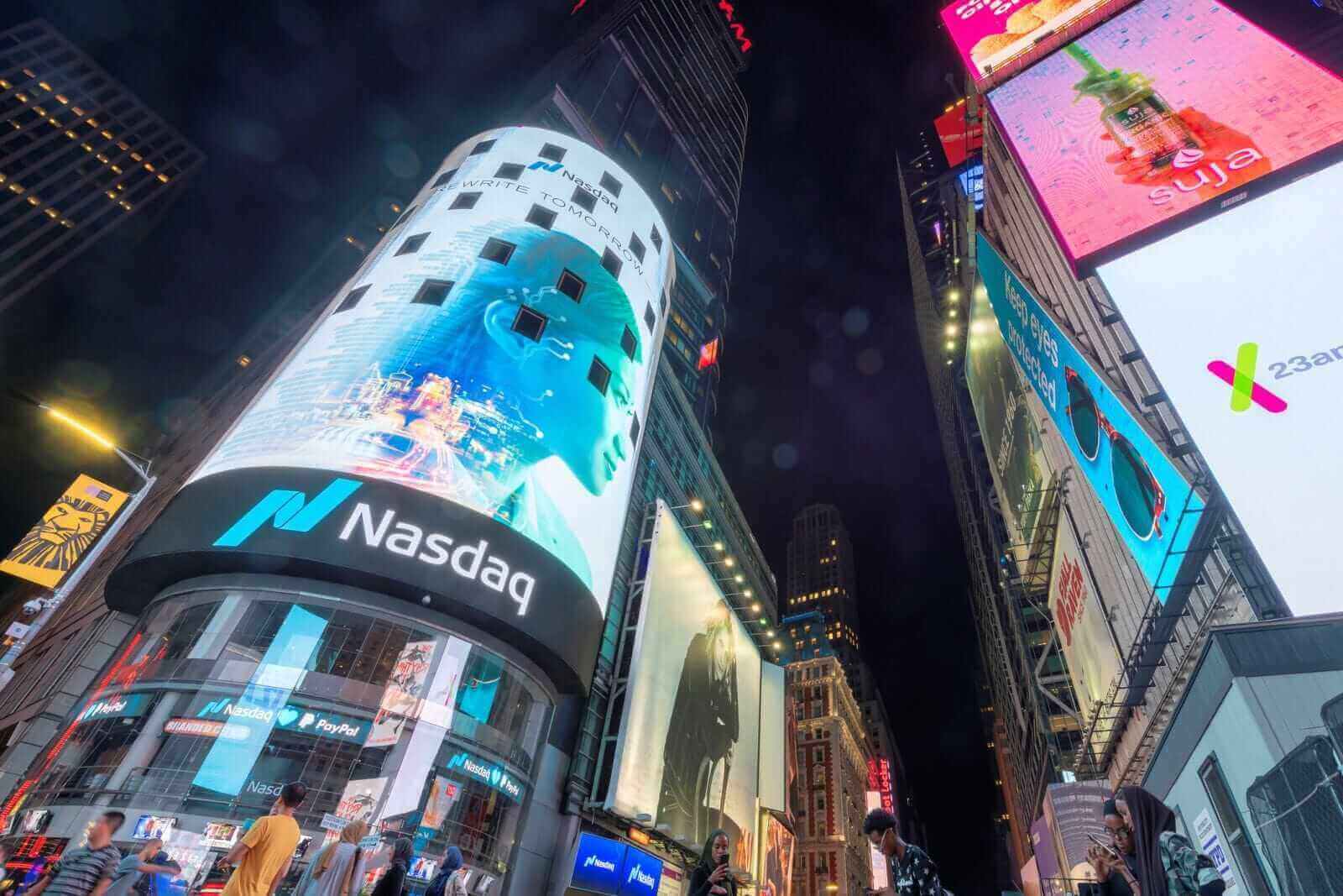 Stocks Finish Lower as Chipmakers and AI Stocks Fall