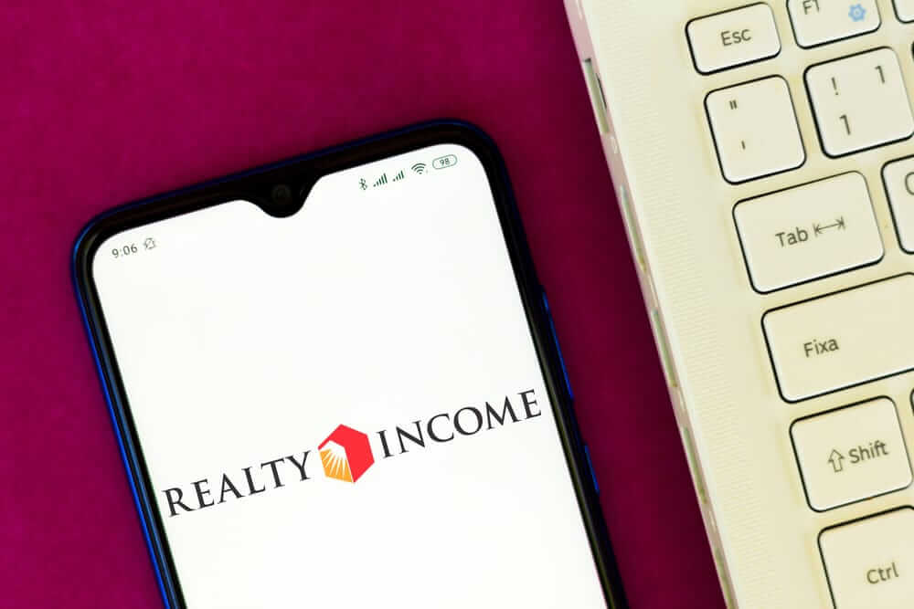 Do Wall Street Analysts Like Realty Income Stock?