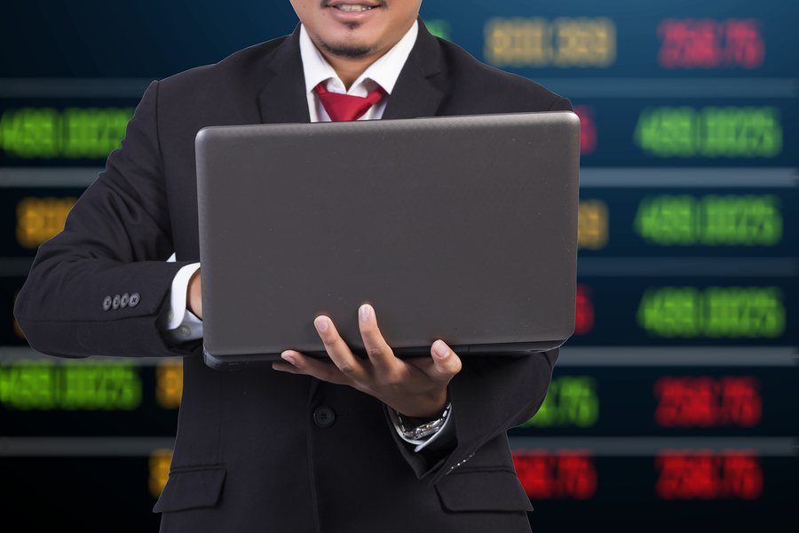 HSBC vs. BSAC: Which Stock Should Value Investors Buy Now?