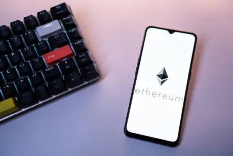 Ethereum registra su mayor ganancia real en semanas y Fidelity lanza fondo institucional tokenizado