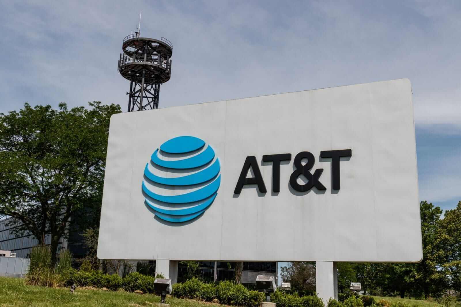 AT&T Stock: Is T Underperforming the Communication Sector?