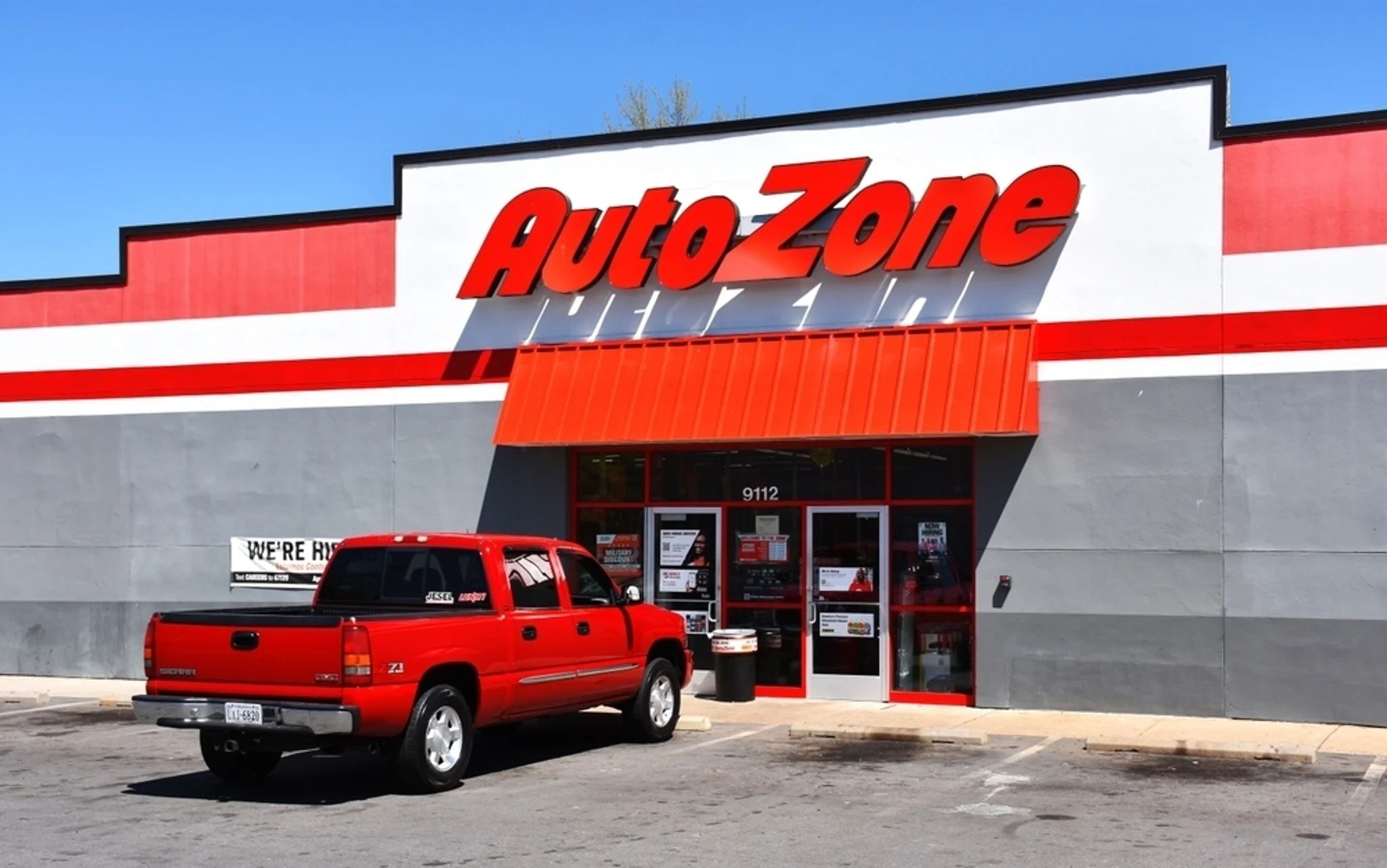 AutoZone, Zscaler et 3 actions à surveiller avant mardi | Benzinga France